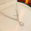 Chokers Personalized Inlaid Rhinestone Water Drop Drop Drop Lecklace는 과장된 패션 목걸이 럭셔리 고급 감각 웨딩 보석 YQ240201