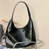 Kvinnors designerspåsar avancerade silkeslen hobo underarmsäck Ny enkel lat kohude crossbody väska stor kapacitet pendlarväska