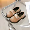 Spring and Autumn Childrens Leather Shoes Korean Fashion Kids Pearl Princess Shoes Girl Soft Sole School Casual Leather Shoes 240122