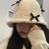 Giapponese dolce carino fiocco nodo granulare peluche design cappello da pescatore ragazze versione coreana versatile cappelli a secchiello donna autunno inverno 240125