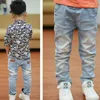 Kinderbroeken Grote jongens Stretch Joker Jeans Lente Kinderen Potloodlegging Herfst Denim Kleding voor 2 tot 14 jaar Mannelijke kind 240124