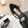 Sandalet Slingback kadın ayakkabıları patent deri sivri ayak parmağı sandale kadın Camellia sandaletler deri dış taban stiletto topuk pompaları lüks parti akşam ayakkabıları kutu