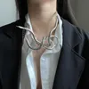 Chokers Verstrengeld Slangvormige Persoonlijkheid Donkere Aarde Cool Openingsvorm Overdreven Europees en Amerikaans Design Vrouwelijke Ketting Kraag YQ240201