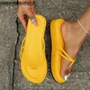 Slippare Nya kvinnors tofflor Thongs Shoes Women 2023 Summer Fashion Block Heels Women 39 Flip-Flop Woman Platform Sandaler Beach Slides R230210