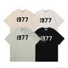 21SS Designer Tide T Shirts 1977 Bröstbrev Laminerad tryck Kort ärm High Street Löst överdimensionerad Casual T-shirt 100% bomullstoppar för män och kvinnor Essentail Tshirt
