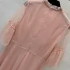 밀라노 런웨이 드레스 2024 새로운 봄 여름 오 짧은 소매 패션 디자이너 드레스 브랜드 같은 스타일 드레스 0201-1