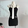 Abiti da lavoro Autunno Vintage Nero Vestito a 2 pezzi Set Donna Corea Vestito di moda Casual Cappotto corto Cinturino elegante Y2k Mini Party Chic 2024