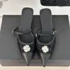 4 İnciler Tasarımcı Terlik Kadın Lüks Slaytlar Slingbacks Slayt Sandal 3.5cm Kama Topuk İçi Boş Dantel Sandalet Deri Deri Ayak parmakları Lady Seksi Elegant Ayakkabılar Konfor 35-41