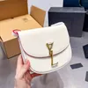 Äkta läder kaia crossbody sadel designer väska luxurys handväska kvinnors handväska koppling axel messenger väskor hög kvalitet satchel metall bokstav logotyp mini tote väska