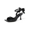 Sandales Sweety Rose Bowknot Décor Femmes Carré Bout Ouvert Mince Talons Hauts D'été Pompes De Bal Noir Chic Travail Sandalias Femmes