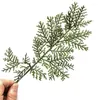 Dekorativa blommor 10st Pine Needs Artificial Evergreen Leaves Xmas Tree Ornament Decor Wedding Party Holiday Home/El/Garden Home Gate