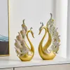Altın Hayvan Figürinleri Hediye Modern Ev Dekorasyon Reçine Odası Dekoru Swan heykelleri ve Düğün Heykelcik Masa Aksesuarları 240123