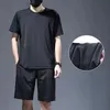 Roupas de fitness dos homens seda gelo secagem rápida conjunto esportivo verão mangas curtas camiseta ginásio correndo basquete treinamento shorts 240131