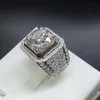 Luksusowy pierścionek męski 925 srebrny runda 3CT Diamentowy kamień zaręczynowy Pierścienie dla mężczyzn biżuteria palca 240201