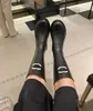 DHgate-Schuhe Damen-Luxus-Lederstiefel, Designer-Plateau-Kniestiefel, lange Stiefel, hochwertige, wasserdichte, rutschfeste Gummistiefel mit dicker Sohle für den Winter, schwarze hohe Regenstiefel