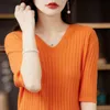 T-shirt Femme Femmes Pull à manches courtes Col V Stripe Knitwears Slim Fit Chemise Coréenne Mode Pulls Mince Tops en tricot 2023 Chemises de fond L240201