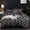 Luxuriöses schwarzes Bettwäsche-Set, Queen-Size-Bett, Einzelbett, Polyester-Bettwäsche, Bettbezug-Set, modernes Vogel-Plaid-Anime mit Kissenbezug 240130