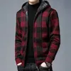 Maglione lavorato a maglia Uomo Cerniera Plaid Abbigliamento uomo Cardigan Felpe con cappuccio Zipup Spessore Inverno Rosso Top Maglioni Casual A 240130