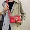 Nuevo diseño de diamante caliente para axila de mano Versátil de un solo hombro Diagonal Straddle Bolso de mujer 2024 Diseño Moda 78% de descuento en la tienda al por mayor