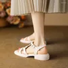 Sandaler 2024 Kvinnor Microfiber Summer Retro Ladies Open Toe Shoes Beige Apricot Square Heeled Fashion Casual Women's