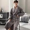 Vêtements de nuit pour hommes Est Hommes Longue Peignoir Chaud Super Doux Flanelle Corail Polaire Peignoir Mâle Robe De Chambre Pijamas Hombre