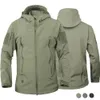 Militära utomhusjackor Män Shark Skin Soft Shell Tactical Waterproof Windbreaker Army Combat Jacket Mens Hooded Bomber Coats 240127