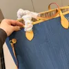 Orta Alışveriş Torbası Denim Tote Çanta Kadın Alışveriş Çantaları Tasarımcı Çanta Çantası Moda Mektubu İç fermuarlı Cep Yüksek Kalite Debriyaj Pouch