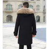 Pai überwand die Designer-Herrenlederjacke mit einem ein Meter langen Innenfutter aus Otterkaninchenfell und einem Wintermantel mit Kunstkragen 8RJC