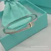 Collar Diseñador para mujeres Tiffanyjewelry Tiffanybracelet Joya Joya S925 Sterling Silver Edge Pulsera Versión Highend Fashionable Simple and Fe