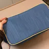 Orta Alışveriş Torbası Denim Tote Çanta Kadın Alışveriş Çantaları Tasarımcı Çanta Çantası Moda Mektubu İç fermuarlı Cep Yüksek Kalite Debriyaj Pouch