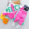 Kläder sätter baby Autumn Casual Cloth Kid Boy Letter Jacket Girls Pants 2st/sets Spring Children Spädbarnsdräkt för småbarn