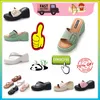 Lässige Designer-Plateau-Hausschuhe aus PVC mit dicken Sohlen für Herren und Damen. Leichte, verschleißfeste Sandalen aus Leder und Gummi mit weichen Sohlen. Flache Sommer-Strand-Slipper