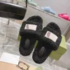 2024 Designer Women Slippers Ladies Slides Winter Fur Fluffy Furry Warm Letters Sandals Comfortable Girl Slipper Plush mules size 35-41