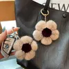 Porte-clés tournesol simple en poils de vison, fleur de cerisier, joli filet en peluche rouge pour sac de voiture, pendentif 204C