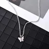 Chokers Dazzling Acrylic Fjäril Choker Halsband Rhinestone Chain White Black Color Simple ClaVicle Halsband Animal Korean Jewelry YQ240201