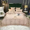 Set biancheria da letto in stile europeo Luxury Gold Royal Ricamo Copripiumino doppio in raso Lenzuola e federe in puro cotone Set letto 240131