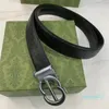 مصمم الحزام الفاخر للنساء تلقائي حزام مشبك كلاسيكي التصميم الأحادي الذهب