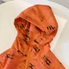 Marque enfants vestes orange bébé vêtements d'extérieur taille 100-150 garçons filles manteau à capuche noir logo imprimé enfant crème solaire vêtements Jan20