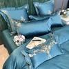 Set biancheria da letto in stile europeo Luxury Gold Royal Ricamo Copripiumino doppio in raso blu Lenzuola in puro cotone Federe Set letto 240131