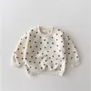 衣類セットキッズ服の女の子ファッション甘いハートプリント長袖スウェットシャツトップパンツスーツ幼児の赤ちゃんの子供セット