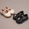 Crianças sapatos de couro para menina brilhante simples escola versátil sapatos criança antiderrapante grosso sola moda urso preto mary jane sapatos 240129