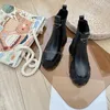 Botas preto brilhante couro triângulo metálico tornozelo botas curtas mulheres casuais loaf tornozelo botas sawtooth aumentado apartamentos sapatos casuais