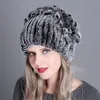 Hiver femmes chaud mode bonnet tricoté chapeau réel Rex lapin fourrure chapeau tricoté avec côté fleur russie chapeau 240127