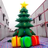 8MH（26フィート）卸売大巨大な屋外インフレータブルグリーンクリスマスツリーヤードデコレーションホリデーと新しいイベントのために宣伝するギフトボックス付きグリーンクリスマスツリー