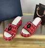 2024 Kadın Tweed Slipper Deri Sandallar Kama Platformu Mules Slaytlar El Slider üzerinde Yüksek Topuklu Daireler Moda Plaj Flip Flops Sıradan Loafers