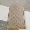 Mattor Portable Prayer Mat Rug Filt Collectible Worship Kneel prägling Floor Non-Slip Soft For Cafe Bedroom Ramadan Gifts