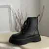 Stövlar kvinnor martin stövlar casual skor kvinnliga läder chelsea boot ladies klassic punk kvinna goth skor hög plattform stövlar kvinnor svart