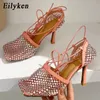 Eilyken Grün Gelb Kristall Frauen Pumpen Karree Fishnet Hohl Knöchel Kreuz-Gebunden High Heel Strass Sandalen Dame Kleid schuh 240129