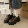 Scarpe eleganti da donna con tacco spesso suola invernale più mocassini con plateau in velluto stile britannico con altezza crescente per le donne