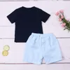 Conjuntos de roupas 2024 bebê algodão manga curta preto camiseta conjunto pescoço tubarão bordado menino top roupas e listra azul shorts terno